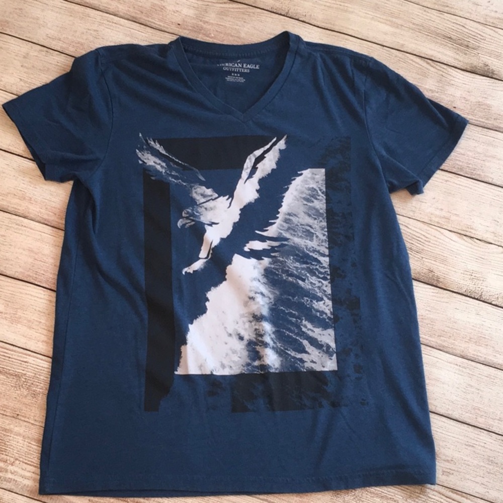 Men’s Size M American Eagle Outfitters Short-sleeved Tee